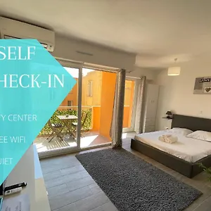 Apartment Centre De Beausoleil, Climatise, Wifi, Terrasse., Beausoleil