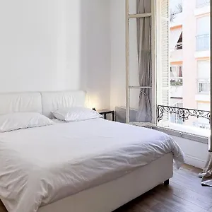 Apartment Moderne Proche Monaco G, Beausoleil